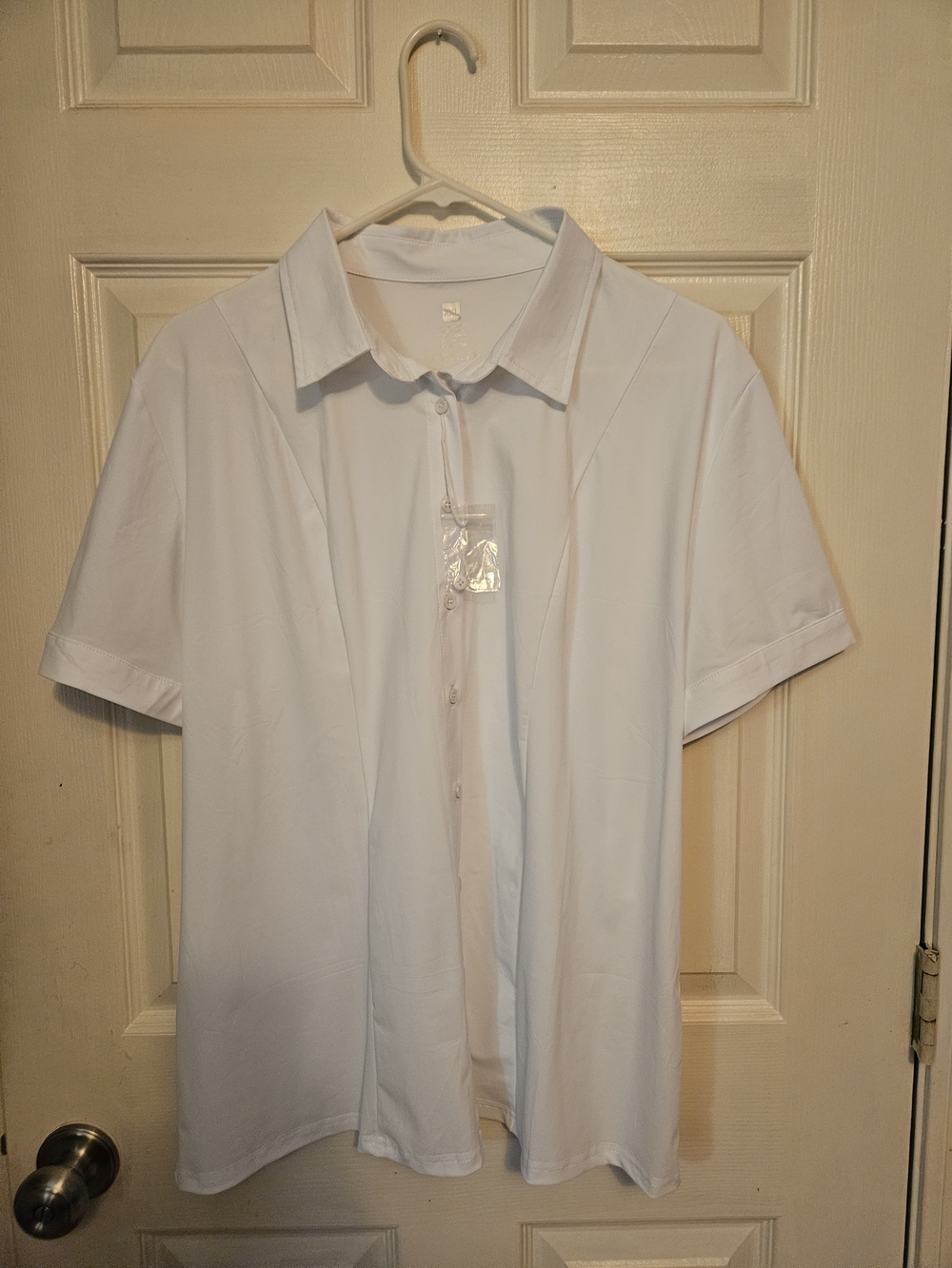 Women's White Short-Sleeve Button-Down Shirt with Classic Collar